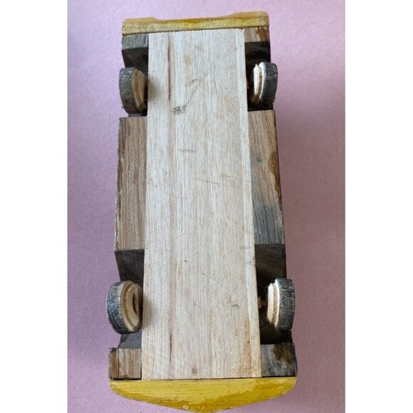 VINTAGE 1955 CHEVROLET Handmade Wooden 7.5" Model Car w/Bahamas Etched on Roof - Picture 8 of 11